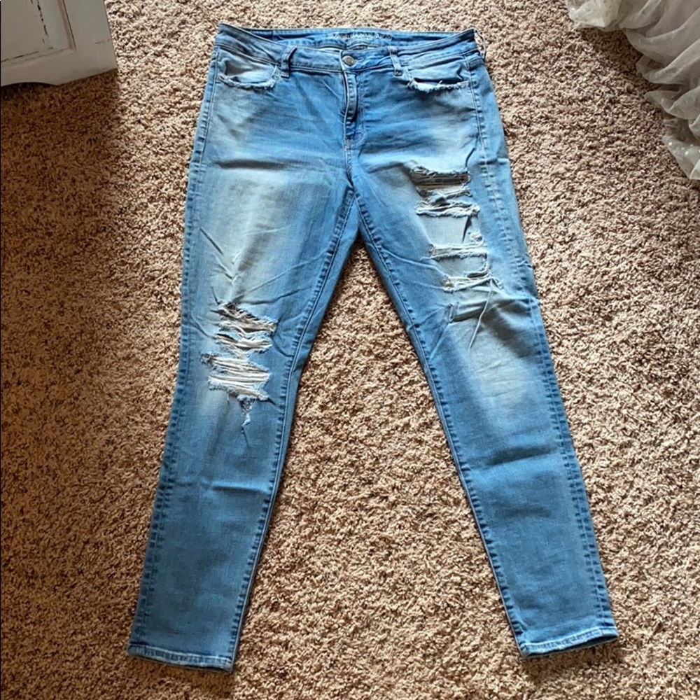 American Eagle Light Wash Distressed Jeans